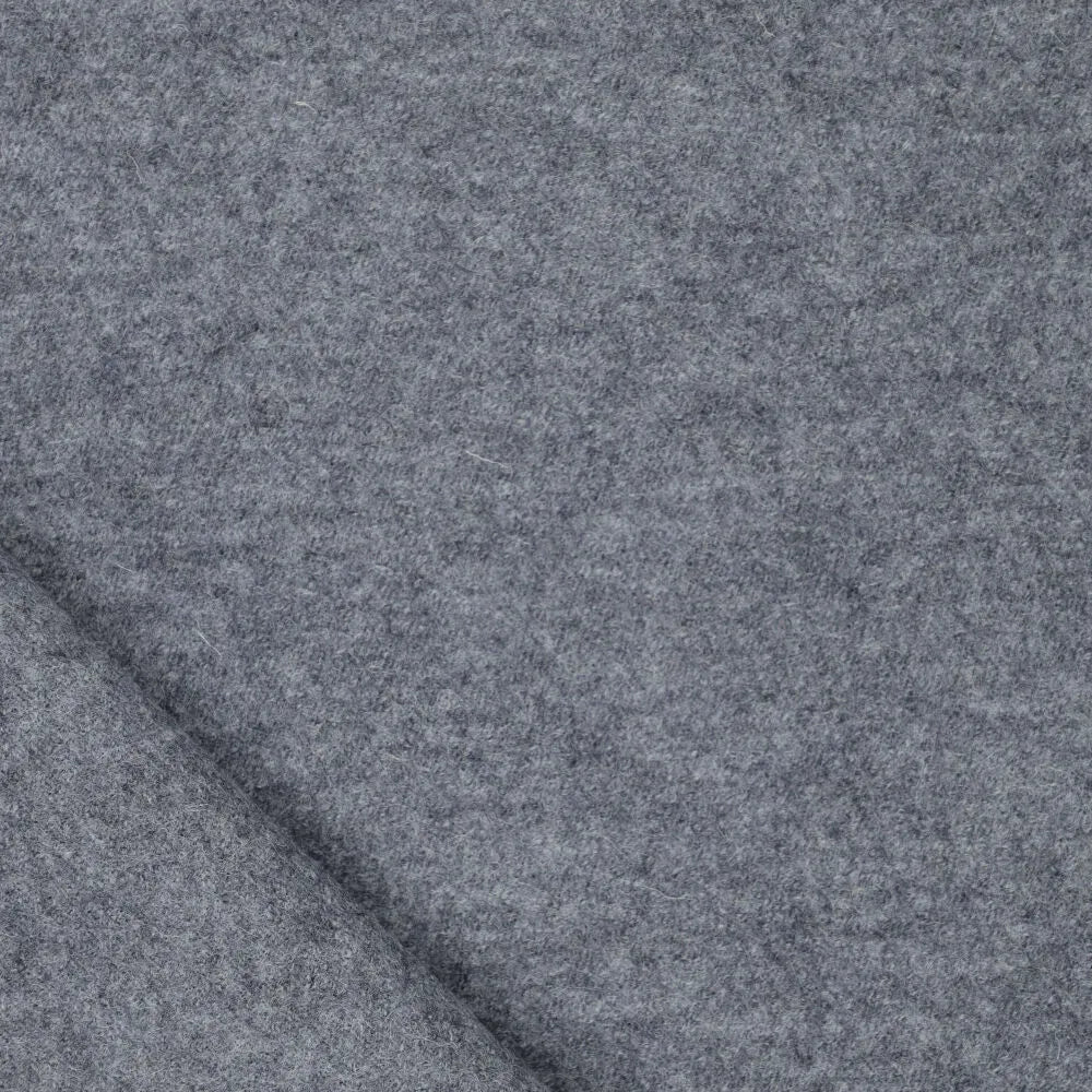 KN0454-695